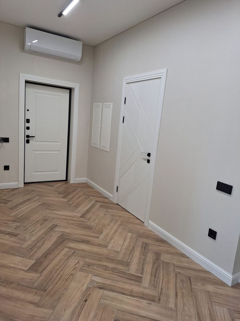 Verlegter Holzboden in einem ausgebauten Wohnloft in Mainz